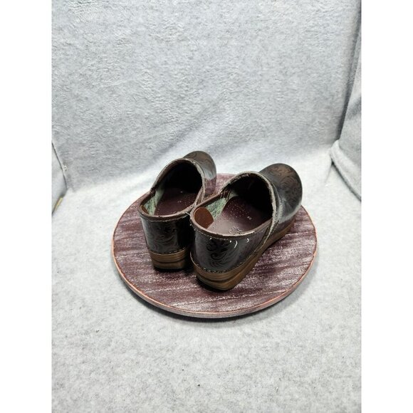 Dansko Womens Brown Leather Clogs With Embossed Floral Design - Size 39 - Picture 4 of 13